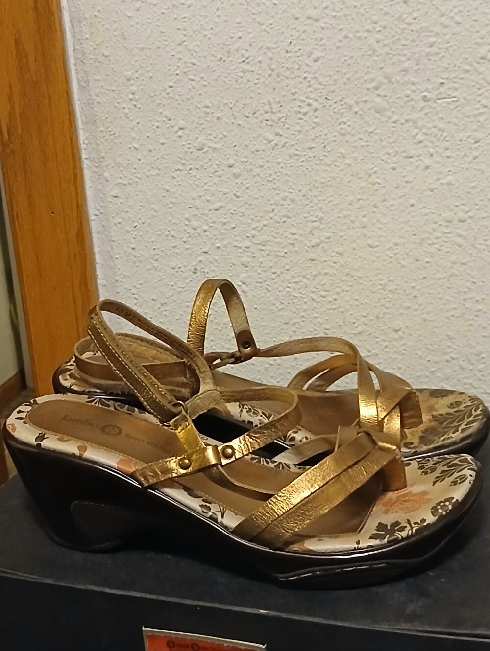 Jambu St. Martin Metallic Gold Floral Wedge Sandals Size 10M
